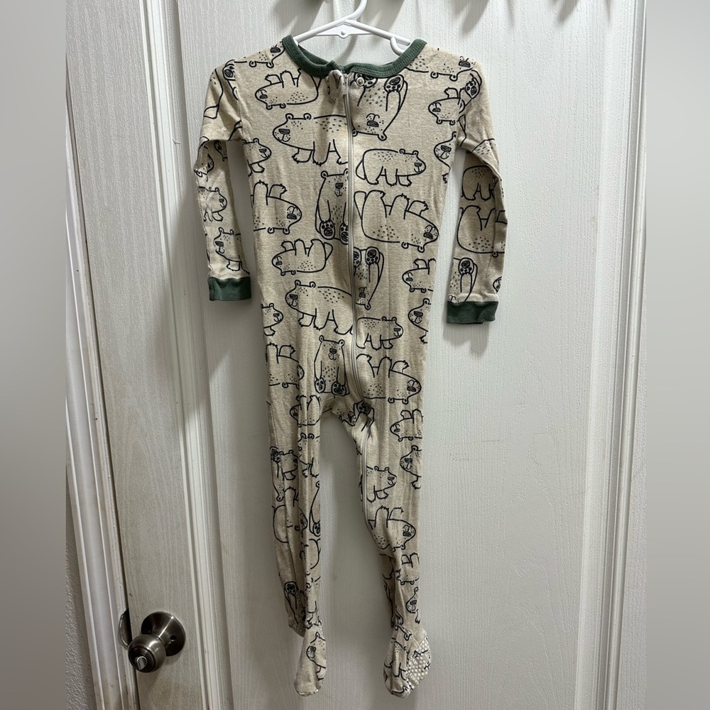 Toddler pajamas, Size 24m, Bear print.